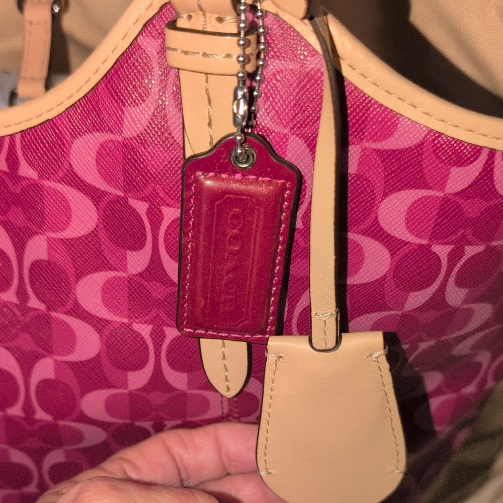 Retired - Coach Peyton C Tote/Shoulder Bag In Pink, Magenta Signature C  F25522 - Picture 3 of 16